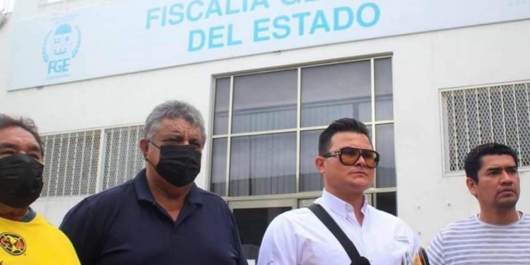 LANCHEROS DE BACALAR SE APROPIAN DE LA LAGUNA Y AGREDEN A EMPRENDEDORES