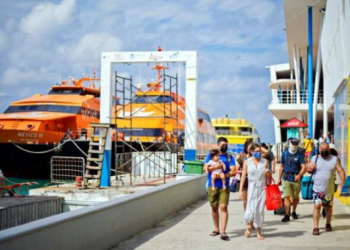 Empresas navieras reanudan los servicios de transporte entre Cozumel y Playa del Carmen
