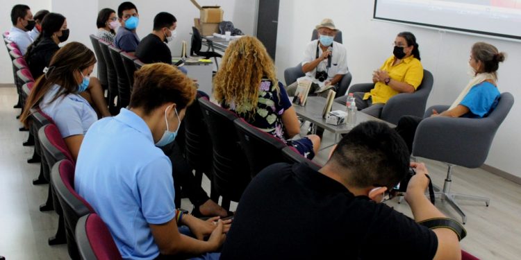 LA “ANTOLOGÍA DEL CUENTO QUINTANARROENSE” SE PRESENTÓ EN LA BIBLIOTECA “JAVIER ROJO GÓMEZ”