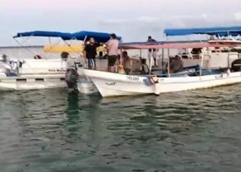 NUEVA FLOTILLA DE BARCOS OCASIONÓ MANIFESTACIÓN DE PRESTADORES DE SERVICIOS EN BACALAR