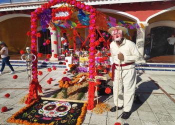 BAHÍA PRÍNCIPE RIVIERA MAYA RESORTS CELEBRÓ EL DÍA DE MUERTOS CON LA TRADICIONAL EXPOSICIÓN DE ALTARES REALIZADOS POR SUS COLABORADORES