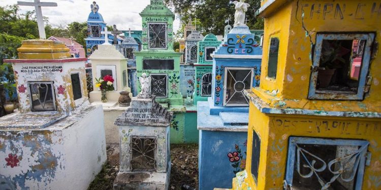 MÉRIDA, ENTRE LAS 10 ZONAS METROPOLITANAS CON MAYOR NÚMERO DE CADÁVERES ENTERRADOS Y EXHUMADOS