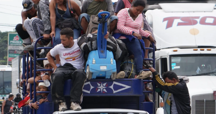 El INM descalificó a los activistas que acompañan a la caravana migrante y los acusó de mentir y manipular a los migrantes
