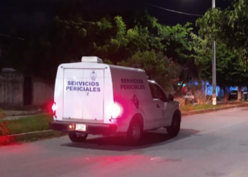ENCUENTRAN CUERPO CON HUELLAS DE VIOLENCIA Y UN MENSAJE CON AMENAZAS EN ÁREA DE MALEZA FRENTE A PARQUE DE LA REGIÓN 215