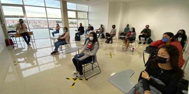 Alumnado retoma de manera voluntaria clases presenciales con seguridad sanitaria