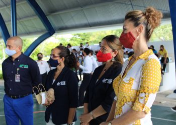 ESTUDIANTES DE UT CANCÚN BIS OFRECEN TOURS EN XI TRAVEL MART