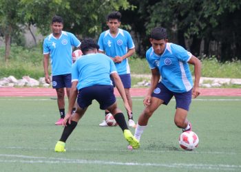 Puerto Aventuras FC visita al club deportivo Yucatán