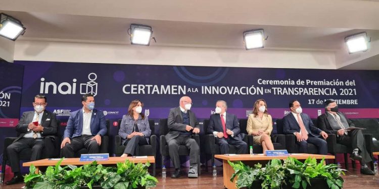 INAI entrega de premios en el Certamen a la Innovación en Transparencia