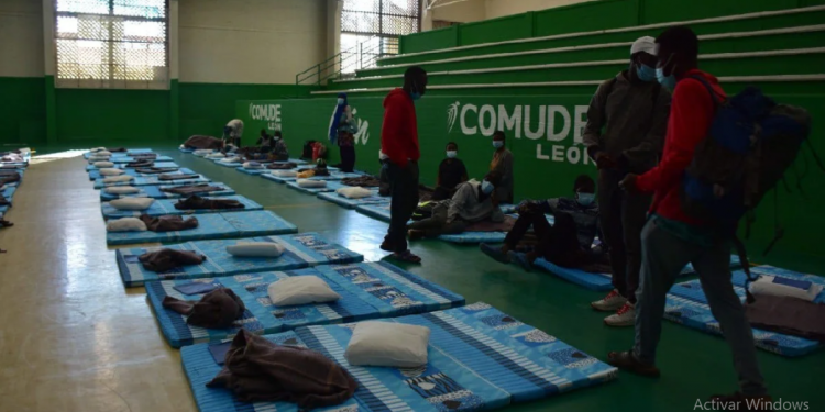 Se habilita albergue temporal para migrantes en León, Guanajuato