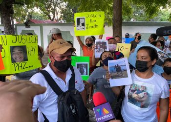 Pobladores se manifiestan contra militares por muerte de joven en Xul-ha