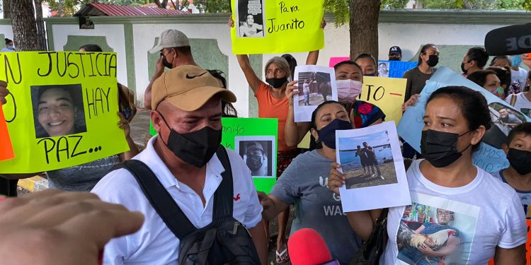 Pobladores se manifiestan contra militares por muerte de joven en Xul-ha