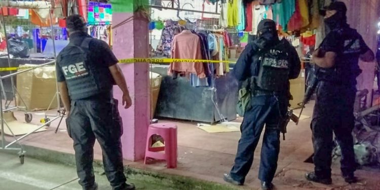 Sujetos armados abren fuego en contra de comerciante de ropa en Iguala, Guerrero