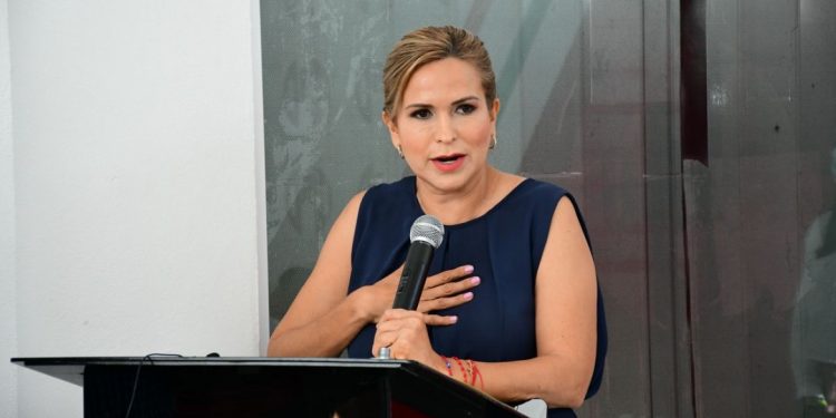 Basura corrompe a Lili Campos