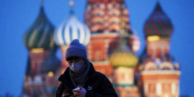 Detectan a los primeros infectados de la variante Ómicron en Rusia