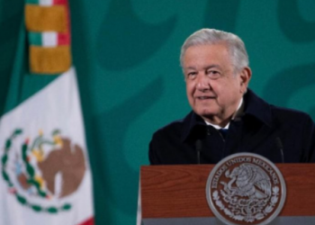 AMLO asegura que en 2024 podría llegar a la presidencia el o la que continúe con la 4T