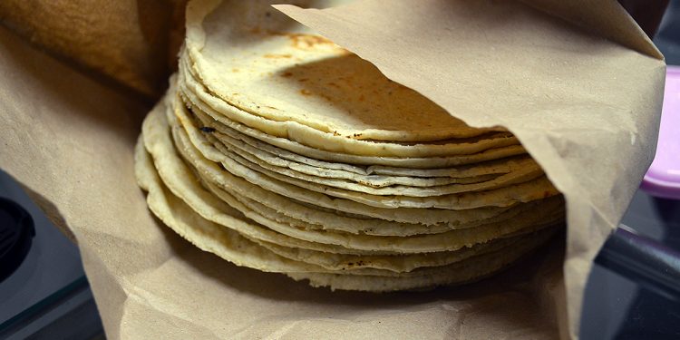 Sube dos pesos el precio de la tortilla en Cozumel