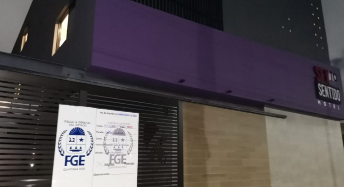 Menor es rescatada y aseguran a 4 hombres durante cateo a motel en Cancún