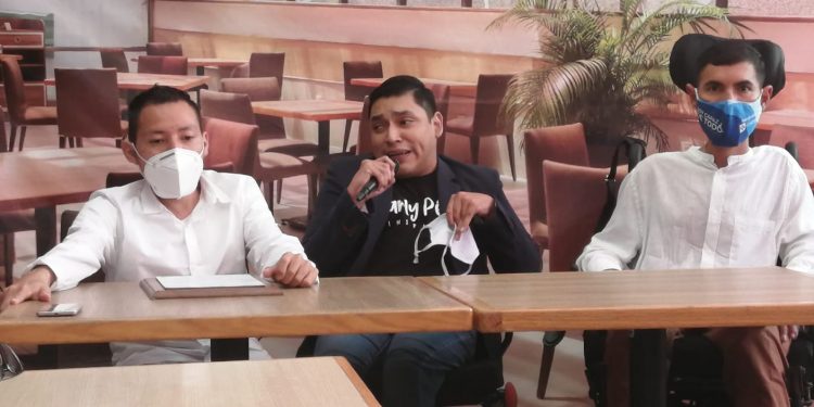 ¡Son héroes sin capa! Se unen para dar despensas a personas con discapacidad