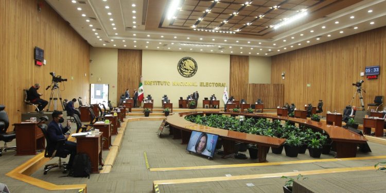 Se aprobó la suspensión temporal de la revocación de mandato: INE