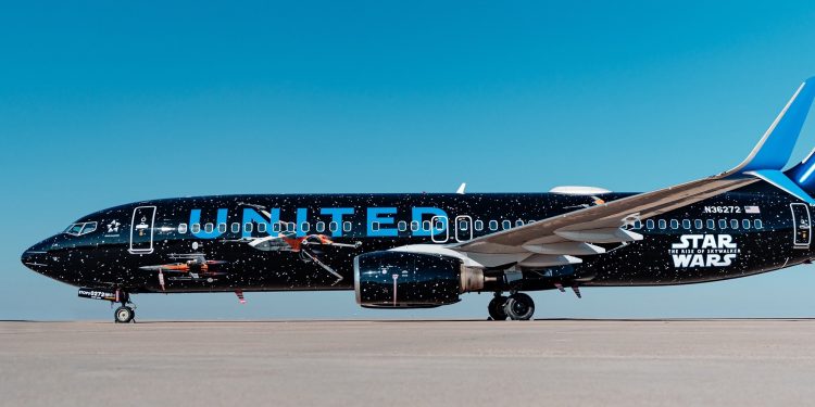 Avión Star Wars de United llega a Cozumel