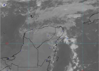 Sigue afectando frente frío a Quintana Roo