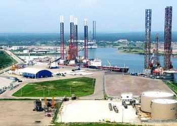 Sindicatos se comprometen a no más paros en refinería de Dos Bocas