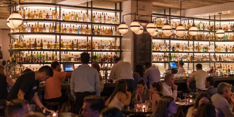 Si el covid sube les «cerramos», advierten a dueños de bares