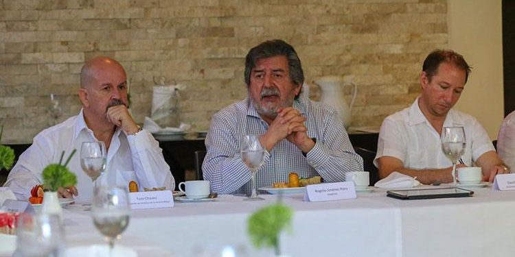 Sector turístico y privado reconoce la voluntad del gobierno municipal por ordenar 5ta. Av de Playa del Carmen