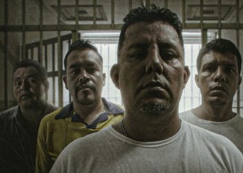 Familiares de Héctor, Juan Luis y Gonzalo se manifiestan en la FGE para exigir su libertad