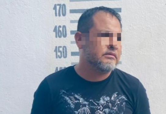 Detienen a sujeto que fingió ser policía en Playa del Carmen