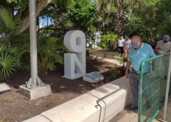 Colocan memorial en honor a las víctimas de la represión policiaca del 9 de noviembre de 2020