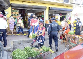 Acusan comerciantes que ayuntamiento de Centro les está «dando en la torre»