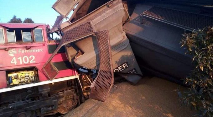 Choque de trenes deja 5 heridos en Zacatecas