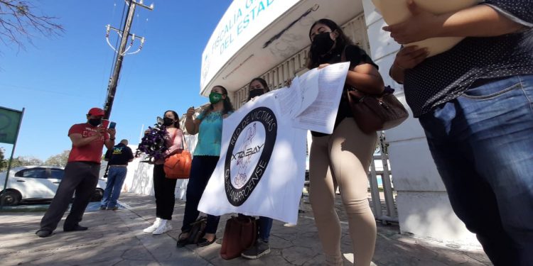 Se manifiesta red de víctimas quintanarroense en Fiscalía