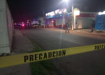 Atacan cuatro bares de Playa del Carmen