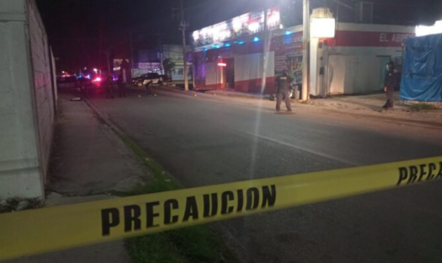 Atacan cuatro bares de Playa del Carmen