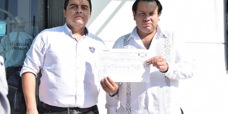 Formaliza Manolo Pérez «El Toro de Chetumal», su registro como candidato independientes