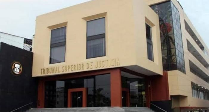 Cierra IEPCT enfrentando once juicios laborales y con ex presidenta investigada por Contraloría