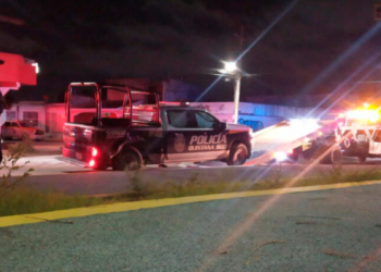 Choque entre patrulla y van de transporte público deja nueve lesionados en Cancún