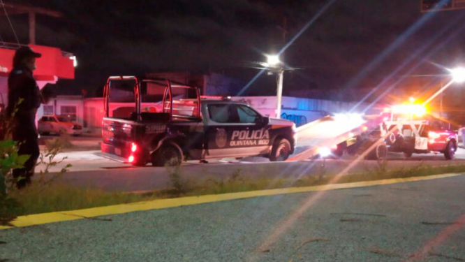 Choque entre patrulla y van de transporte público deja nueve lesionados en Cancún