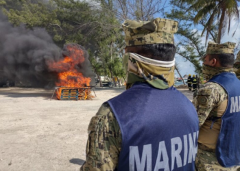 Semar y FGR incineran más de 90 kilos de cocaína en Puerto Juárez