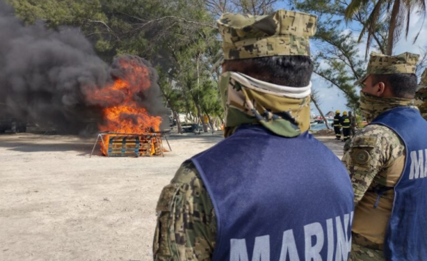 Semar y FGR incineran más de 90 kilos de cocaína en Puerto Juárez