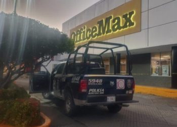 Hallan a guardia de seguridad muerto en plaza comercial de Cancún