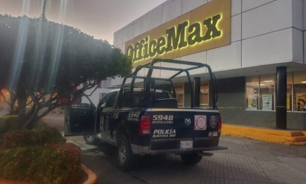 Hallan a guardia de seguridad muerto en plaza comercial de Cancún