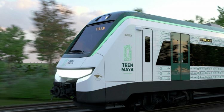 AMLO pide apoyo a hoteleros de la Riviera Maya ante nuevo trazo de vías del Tren Maya