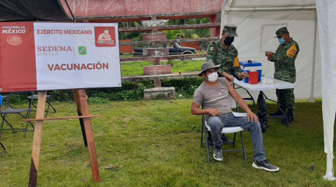 Aplican vacunas contra el covid-19 a más de 400 rezagados