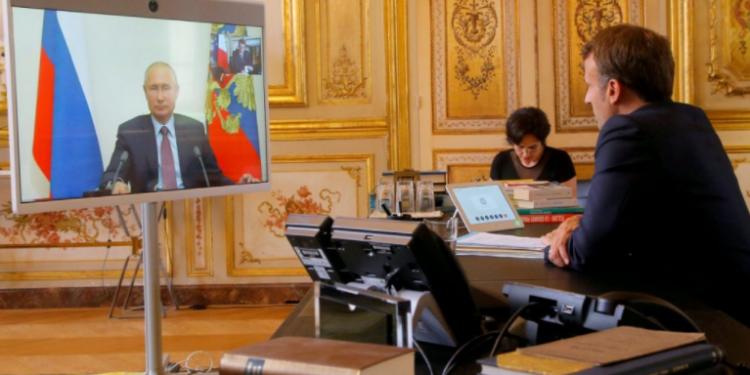 Macron y Putin acuerdan dialogar para hallar una solución al conflicto en Ucrania