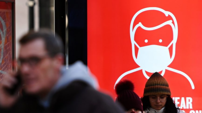 El uso de cubrebocas y certificados Covid dejan de ser un requisito legal en Inglaterra