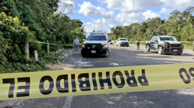 Hallan cuerpo amordazado rumbo a Tulum