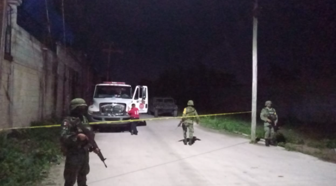 Aseguran bodega huachicolera en Cancún, detienen a dos personas